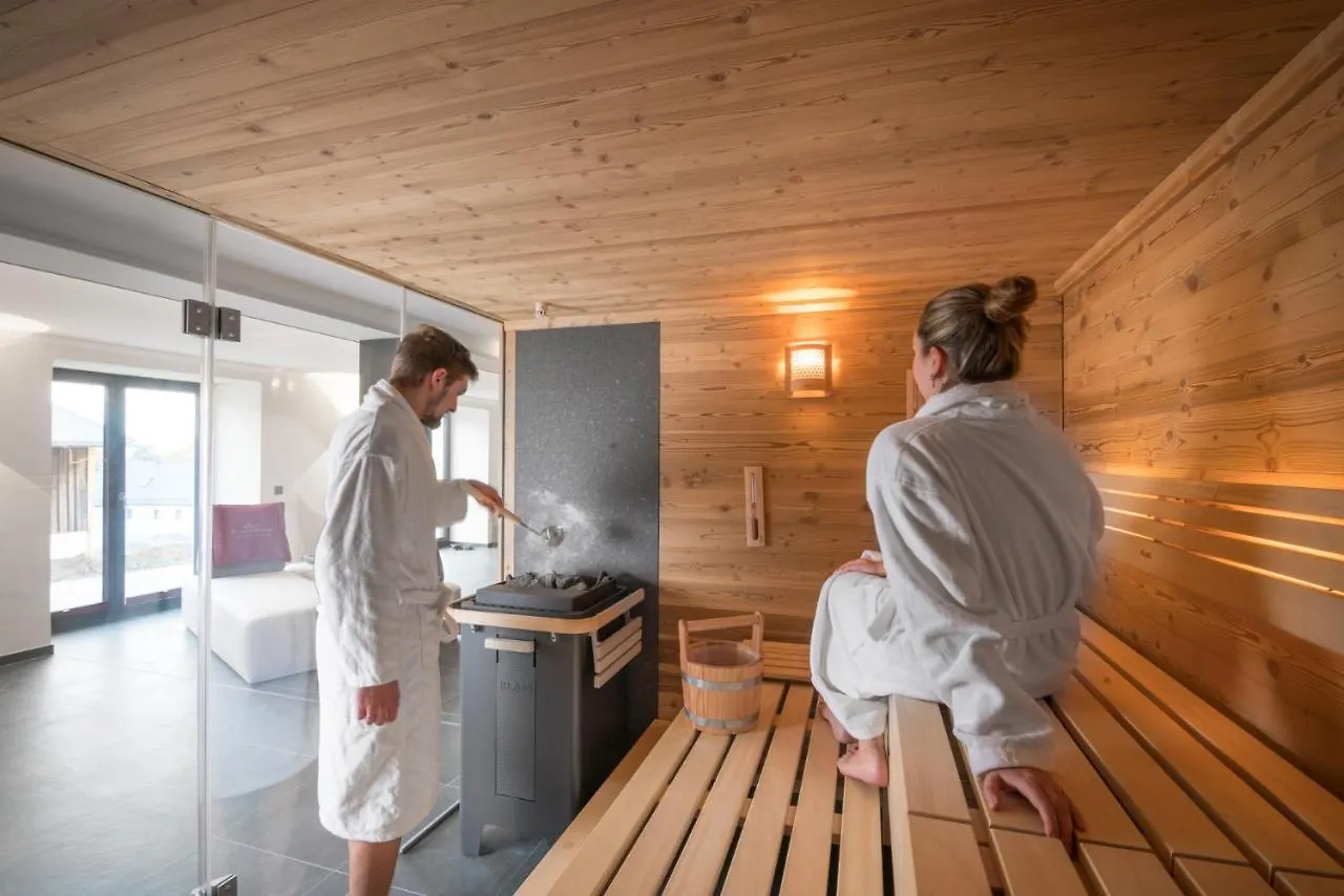 Apartment Chalet-Ferienwohnung Kornspeicher, 70 Qm, Wellness/Fitness/Sauna - Bergroedelhof Feilitzsch Germany